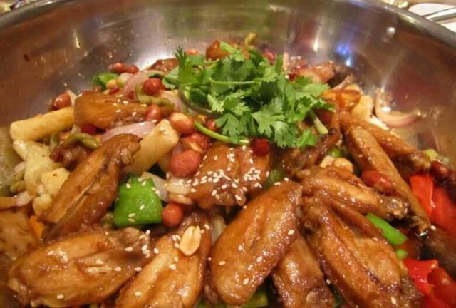 教你如何在家做出香辣焦香的干鍋土豆雞翅 教你如何在家做出香辣焦香的干鍋土豆雞翅