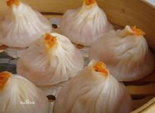 灌湯包的家常做法，皮薄勁道，湯汁豐盈，咬一口滿嘴留香