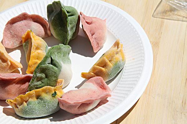 20191107113801115170.jpg 彩色餃子.jpg