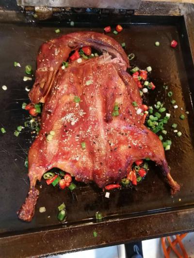 成都鐵板烤鴨技術培訓哪里教的好？隨到隨學