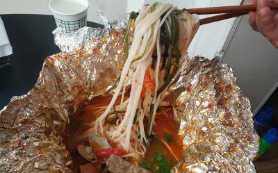 開心花甲米線技術培訓哪里好?香辣味開心花甲制作